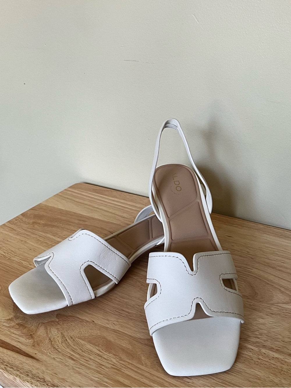 White ALDO Javamannon Sandals Women’s Size 9